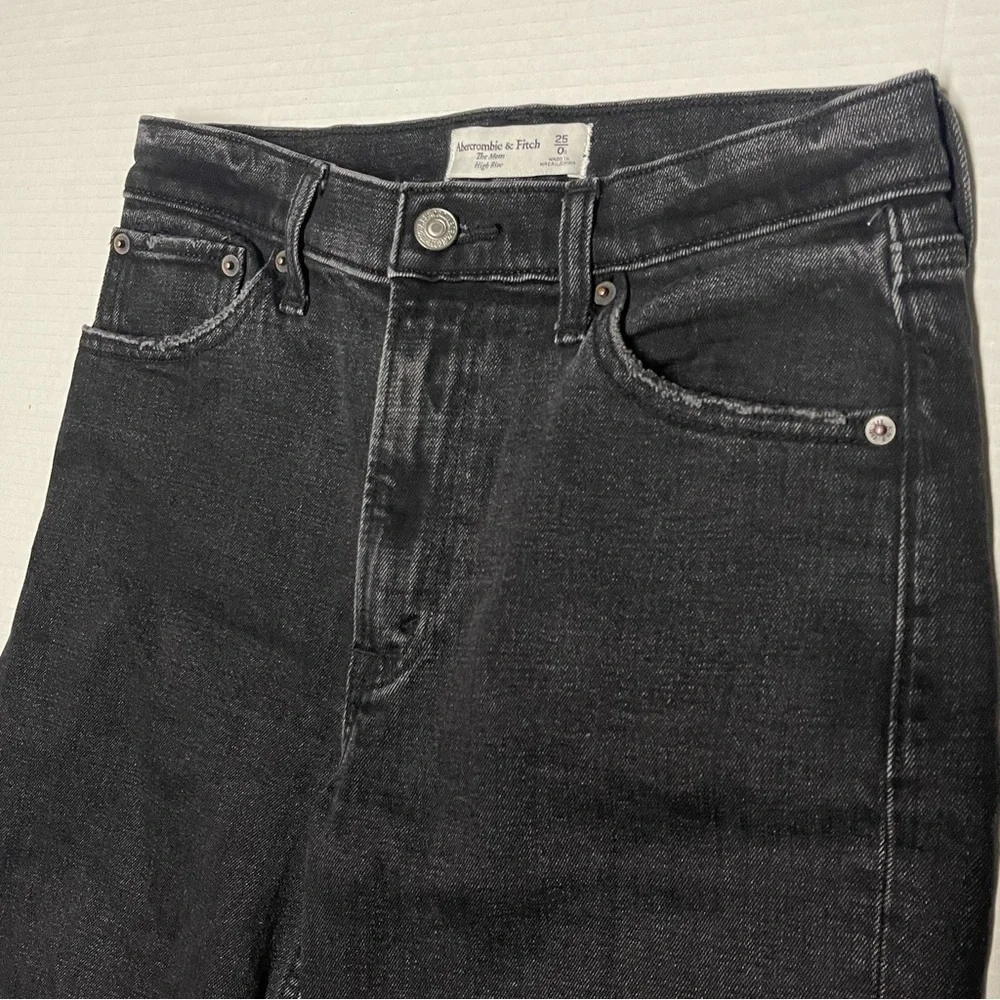 Abercrombie Fitch The Mom High Rise Distressed Jeans Sz 27x26 Black Grunge - Picture 4 of 8